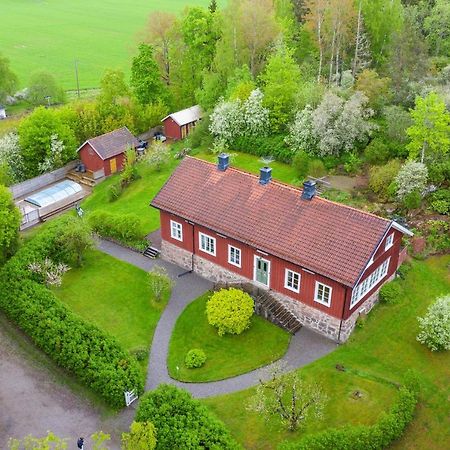 Lyrsta R B&B Lyrestad Экстерьер фото
