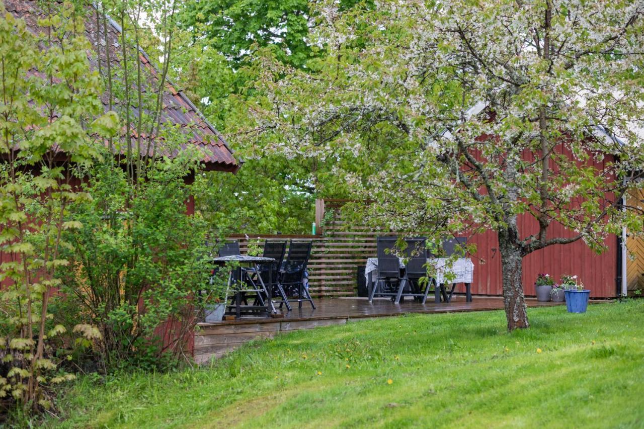 Lyrsta R B&B Lyrestad Экстерьер фото