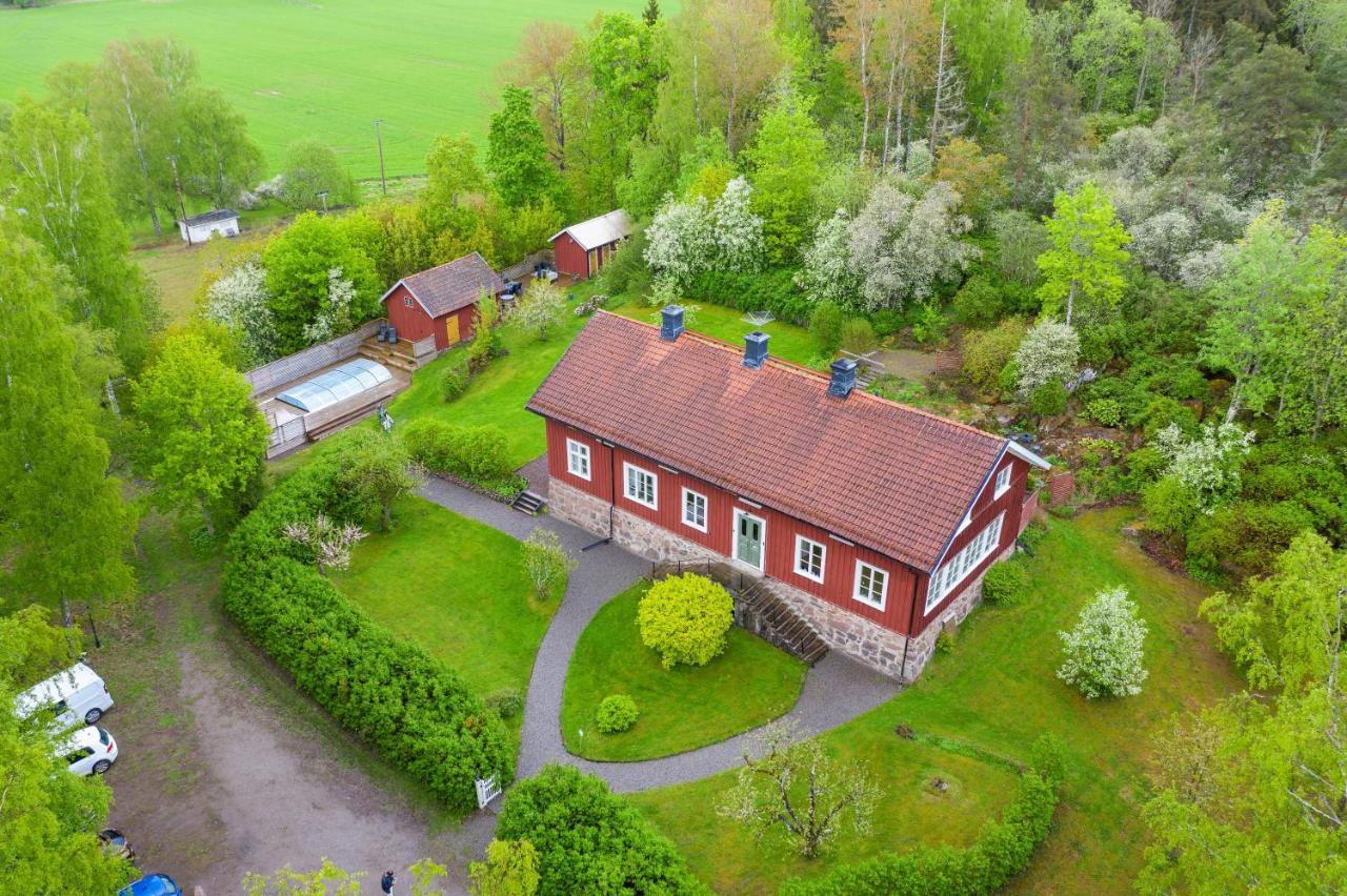 Lyrsta R B&B Lyrestad Экстерьер фото